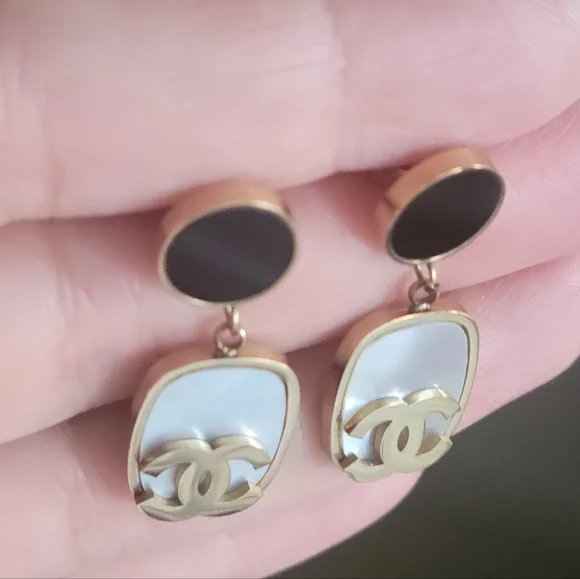 GOLD EARRINGS✨️ - Picture 3 of 4